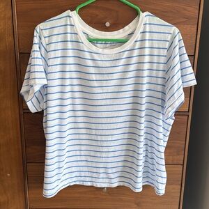 Universal Thread Womens Size XXL Striped Shirt Short Sleeve Blue & White Summer